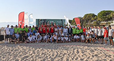 Plaj Voleybolu U18 Kulüpler Türkiye Şampiyonası'nda Şampiyon TVF Spor Lisesi