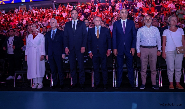 Dr. Osman Aşkın Bak'tan Filenin Sultanları'na Tebrik