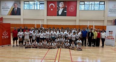 Fabrika Voleybol Yeni Okulunu Mersin’de Açtı