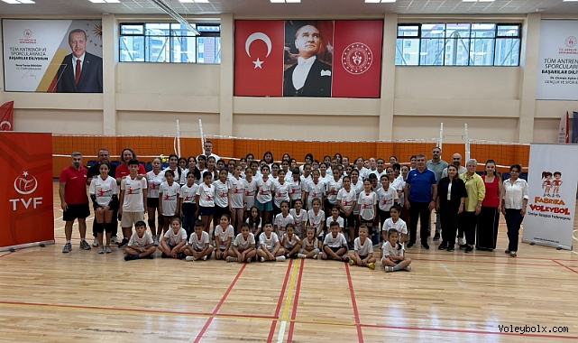 Fabrika Voleybol Yeni Okulunu Mersin’de Açtı