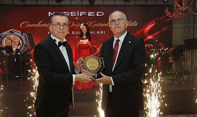 Filenin Sultanları’na “Cumhuriyete Değer Katanlar” Ödülü