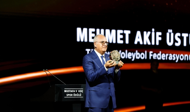 TVF Başkanı Üstündağ'a Yaşam Boyu Spora Katkı Ödülü