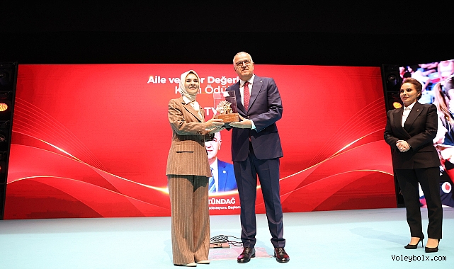 Üstündağ Aile ve Spor Değerlerine Katkı Ödülüne Layık Görüldü
