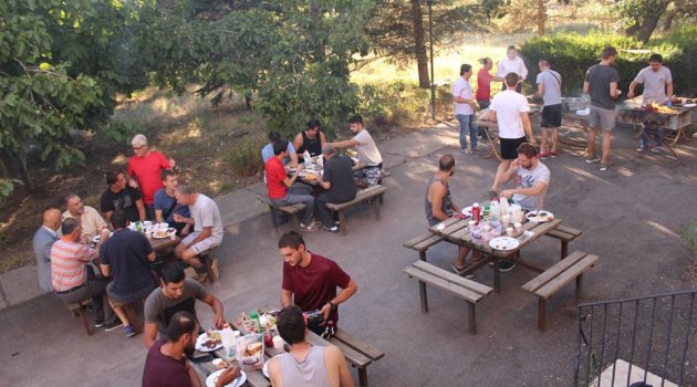 Afyon Belediye sezon açılışını mangal partisi ile yaptı