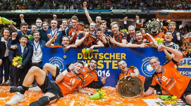 Almanya’da şampiyon Berlin Recycling Volleys