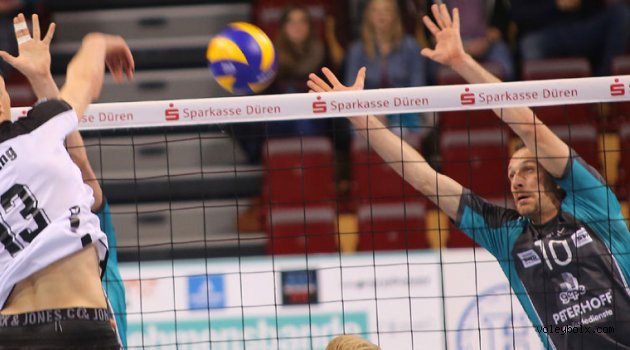 Almanya'da SWD powervolleys Düren, deplasmanda VCO Berlin'i 3-0 yendi...