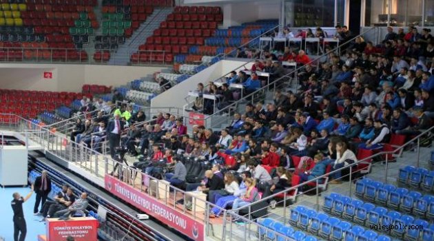 Altyapı Oyuncu Yetiştirilmesi ve Temel Teknikler Semineri’nin ilki İstanbul’da yapıldı