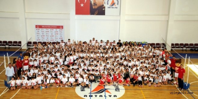 Antalya Mini Voleybol Şenliği sona erdi