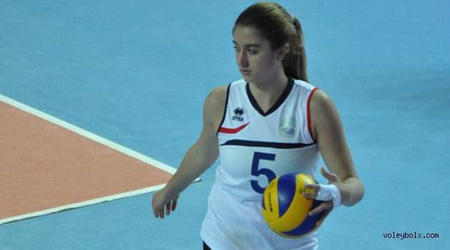 Arelya Karasoy 1 yıl daha Sarıyer’de