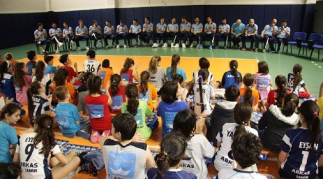 Arkas Spor, spor okulları öğrencileri bir araya geldi