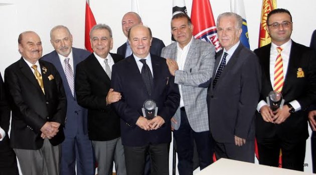 Arkas Spor'a İZVAK'tan anlamlı ödül