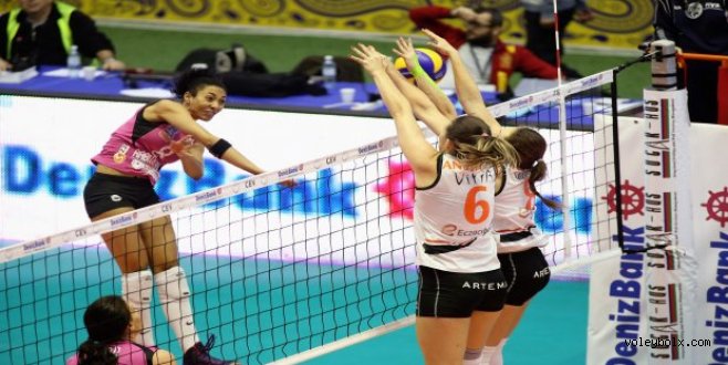 Aurea Cruz, Rabita'da kaldı...