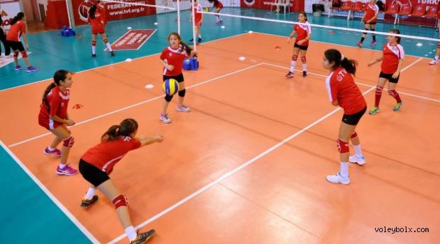 Aydın Fabrika Voleybol Okulu açılıyor