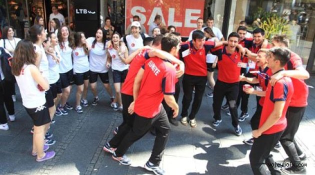 Ayşe Abla ve Doğa Koleji Dünya Şampiyonası’nda yarı finalde