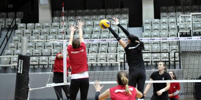 Beşiktaş Vakıfbank maçına hazırlanıyor