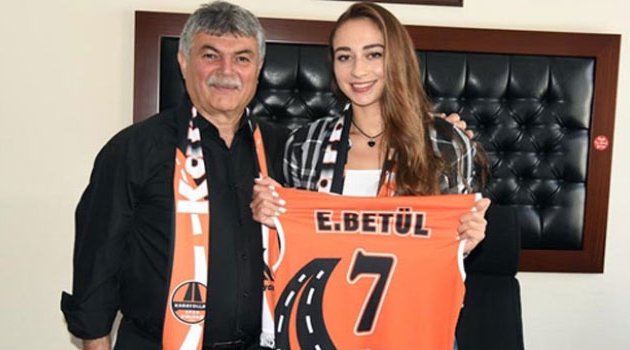 Betül Karayolları'na geri döndü