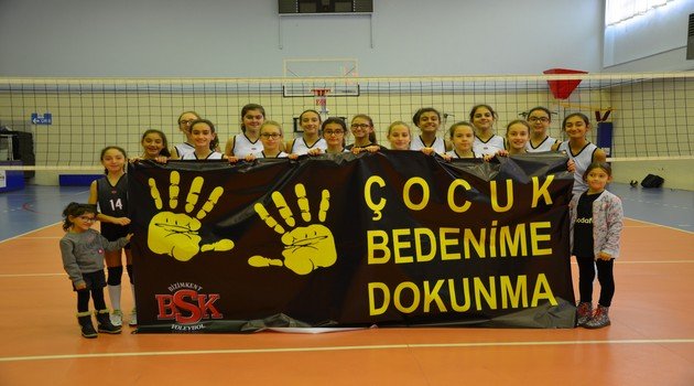 Bizimkent Oyuncularından Anlamlı Pankart