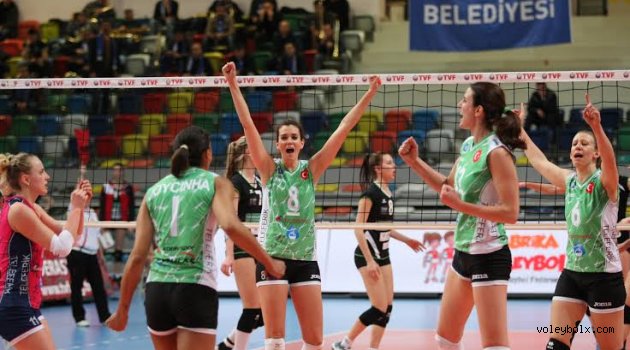 Bursa Büyükşehir, Halkbank'ı 3-2 yendi