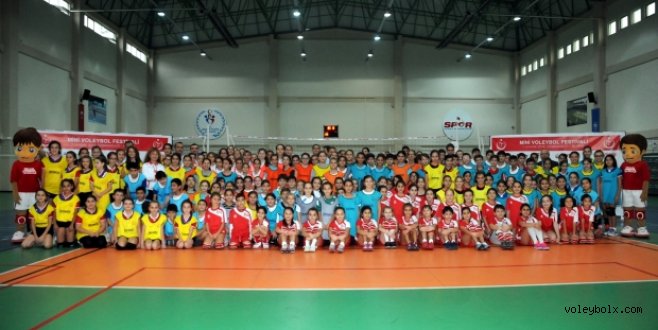 Bursa Mini Voleybol Şenliği sona erdi