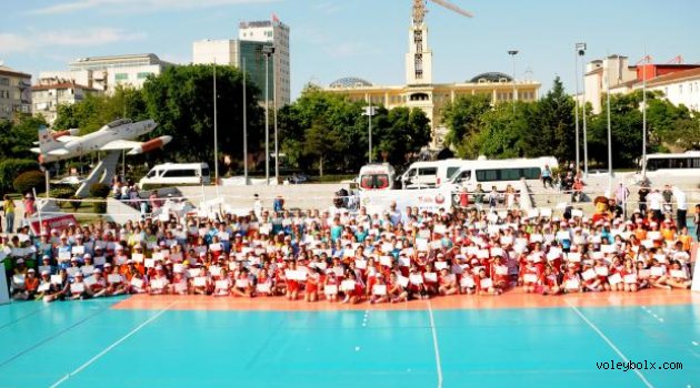 Büyükçekmece Mini Voleybol Şenliği sona erdi (FOTO)