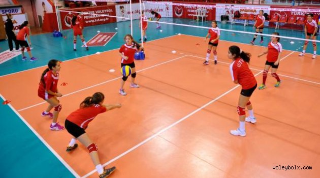 Çamlıca Bahçeşehir Koleji Fabrika Voleybol Okulu açılıyor