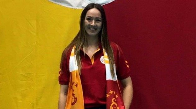 Cansu Çetin Galatasaray'da resmi imzayı attı