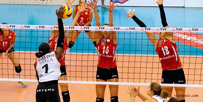 Eczacıbaşı VitrA:3 - VakıfBank:2 (FOTO)
