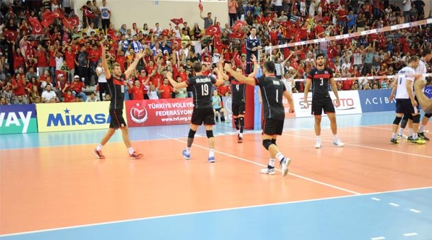 Efeler Son Maçında Galip (FOTO)