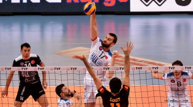 Erkekler Süper Kupa’da ilk finalist Halkbank