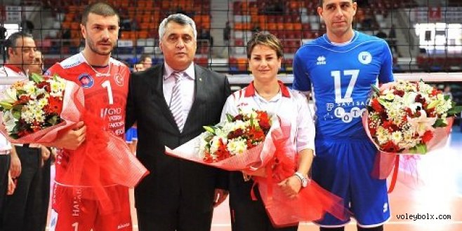 Erkekler Voleybol 1. Ligi çiçeklerle başladı