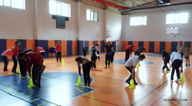 Fabrika Voleybol Bahçeşehir Koleji'nde