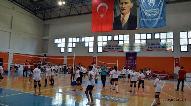 Fabrika Voleybol Hareketi Tekirdağ'daydı