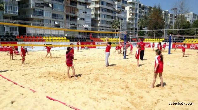 Fabrika Voleybol kumda çalıştı