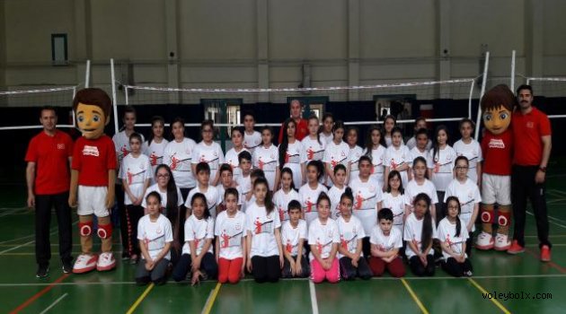 Fabrika Voleybol'un 19'uncu Okulu Çorum'da Açıldı