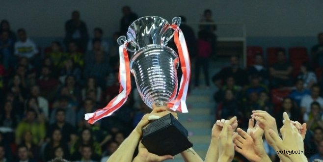 Filede bayanlar sahaya çıkıyor