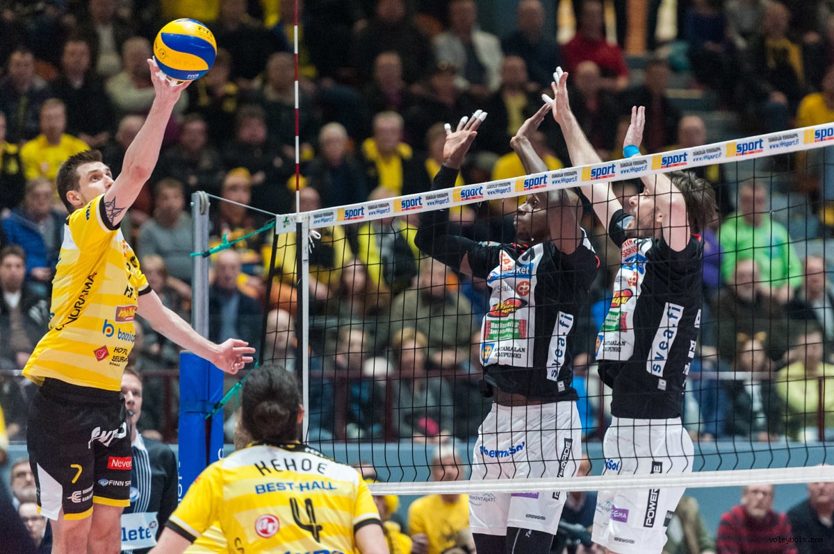 Finlandiya'da Tiikerit durumu 2-0 yaptı