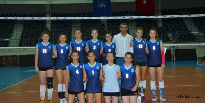 Foça Belediye ilk maçını kazandı