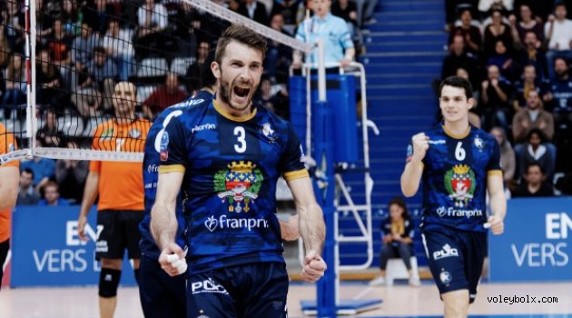 Fransa'da Paris ve Tours yarı finale yükseldi...
