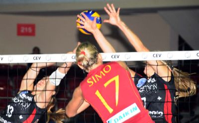 Galatasaray Daikin:3 - Yamamay:2 (FOTO)