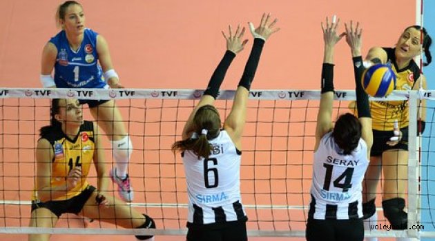 VakıfBank Süper Kupa’da Dörtlü Final’e yükseldi