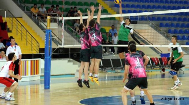 Genç Erkekler Yarı Final ve Play-Off müsabakaları başladı