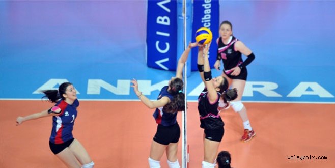 Gençler (kız-erkek) yarı final ve play-off müsabakaları başladı