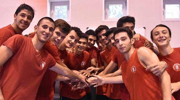 Gençlerden %100 Akademik Başarı