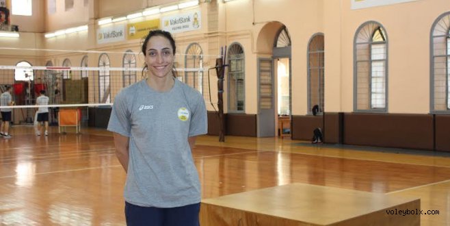 Gözde: Topu bilerek auta göndermiyorum