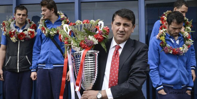 Halkbank çiçeklerle karşılandı..