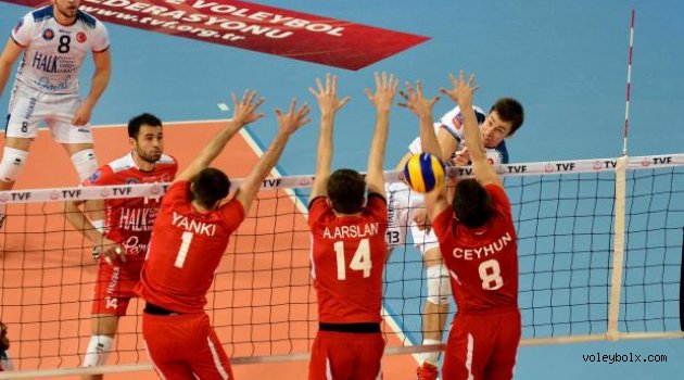 Halkbank Final Etabı’na yükselen ilk takım oldu