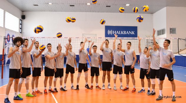 Halkbanklı gençlerden 295. idman