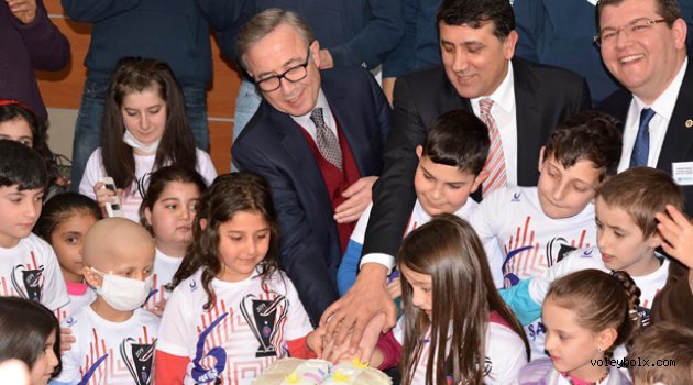 Halkbanklı oyunculardan anlamlı ziyaret..