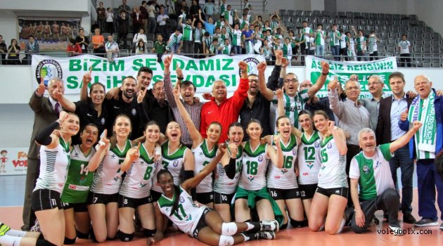Halkbank'tan sonra Salihli Belediye'de 1. Lige yükseldi
