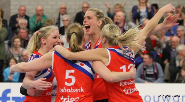Hollanda final serisinde VC Sneek 2-1 öne geçti...